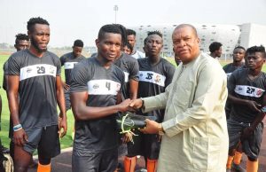 Attat Redeems pledge, gifts Dakkada FC goalscorers with boots