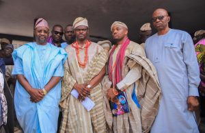 Sunday Dare pays Tribute to Chief Alex Akinyele, in Ondo town