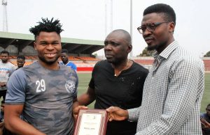 NPFL 2019/20: ABIA RECEIVE L.B.A AWARD IN ENUGU