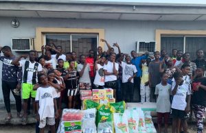 LAGOS STATE HANDBALL ASSOCIATION SHARES FOOD ITEMS TO UNDERAGED PLAYERS