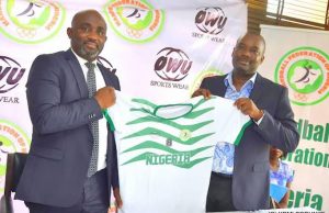 OWU SPORTSWEAR FOUNDER CELEBRATES 10YEARS OF SERVICE ON HIS KNEES.