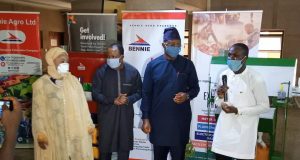 Minister Launches No Contact Machine Face Masks
