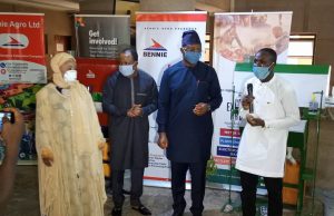 Minister Launches No Contact Machine Face Masks