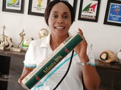 Nigeria’s Youth and Sports Development Minister, Sunday Dare congratulates Solaja following African Women in Badminton Award