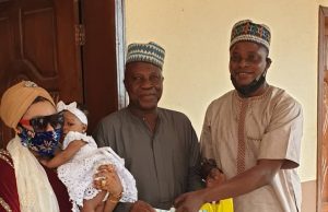 Kwara United GM Bashir Badawiy visits his community, gives Onira and dwellers Ramadan gifts