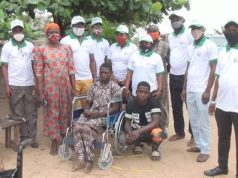 Onaji presents cash, donates wheelchair to Isah family