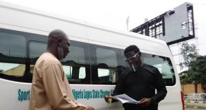 Gov. Sanwo-Olu presents new 18-seater bus to Lagos SWAN