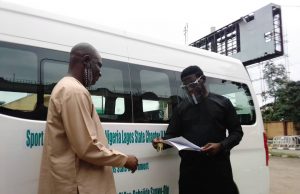 Gov. Sanwo-Olu presents new 18-seater bus to Lagos SWAN