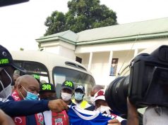 Governor Uzodinma unveiled as Heartland’s foremost fan; Imo Governor donates Coaster Buses to Naze Millionaires’ two Supporters Club