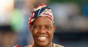 Minister Dare congratulates Chief Akande at 82
