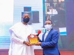 Sunday Dare Wins Distinguished Service Award