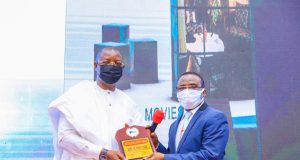 Sunday Dare Wins Distinguished Service Award