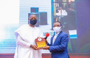 Sunday Dare Wins Distinguished Service Award