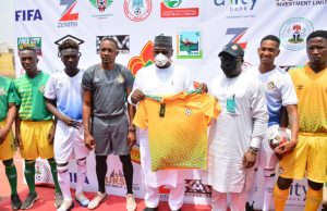 Abdulrazaq Unveils New Jerseys For Kwara United