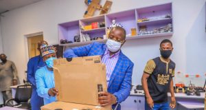 Minister Commended For Visit, Donation To Robotics And Artificial Intelligence Nigeria Lab
