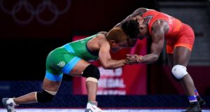 Blessing Defies Kneel Injury To Win Silver, Minister To Pay For Her Surgery