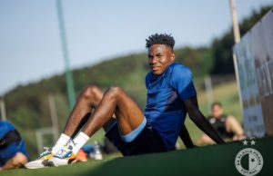 “Determination, Hard Work Got Me Here,” – Nigerian Youngster Moses Usor Says After Signing Dirst Pro Contract
