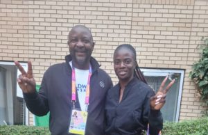 Birmingham 2022: Sunday Dare Receives Tobi Amusan After Oregon Heroics