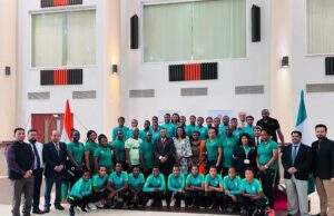 Indian High Commissioner felicitates with Flamingos