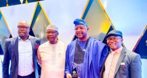 Sunday Dare Bags Federal Government’s Excellence in Public Service Award
