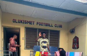 Olukismet Football Club Players Receive Chicken As Christmas Gift In Ekiti