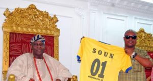Crown FC Seeks Royal Blessings: General Manager Ortega, Team Pay Homage To Soun Of Ogbomoso Amidst Stellar NNL Campaign
