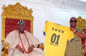 Crown FC Seeks Royal Blessings: General Manager Ortega, Team Pay Homage To Soun Of Ogbomoso Amidst Stellar NNL Campaign