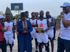 Joe Geez Basketball Club Recieves N200,000 As Champions Of The First Joe Geez Mini Easter Basketball Tournament In Jos