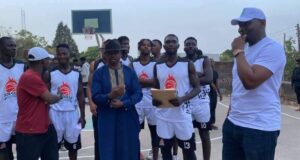 Joe Geez Basketball Club Recieves N200,000 As Champions Of The First Joe Geez Mini Easter Basketball Tournament In Jos