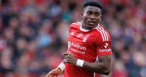 Nottingham Forest Eyes Santiago Gimenez as Taiwo Awoniyi Faces Uncertain Future