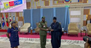 Otunba Gbenga Daniel Honoured with Special Service Award by Nigerian Armed Forces