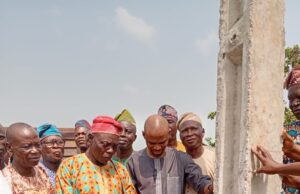 Hon. Lukmon Adeleye Commissions 50 Electrical Poles For Idowa And Imoro Quarters, Kickstarts 2025 With Development Projects