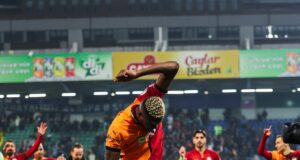 Osimhen’s Brace Lifts Galatasaray to a Thrilling 2-1 Win Over Rizespor