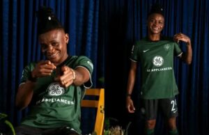 Uchenna Kanu Models New Away Kit For Racing Louisville FC