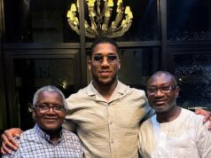 “AJ Will Invest Wisely”: Nigerians React as Anthony Joshua Poses with Aliko Dangote and Femi Otedola
