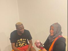 She Finally Met Osimhen: Galatasaray Fan Gifts Handcrafted Doll in Emotional Moment
