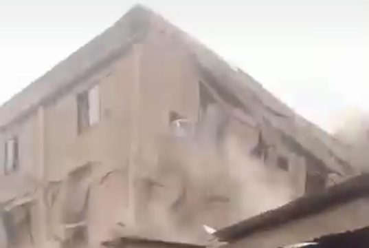 VIDEO: Disaster Averted in Ogba! Bricklayer’s Last-Minute Warning Saves Dozens as School Building Collapses in Lagos