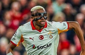 Galatasaray’s Coach Blames Match Referee For Osimhen’s Fractured Arm