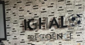 Osimhen Receives Blessings from Ighalo’s Mother During Lagos Visit