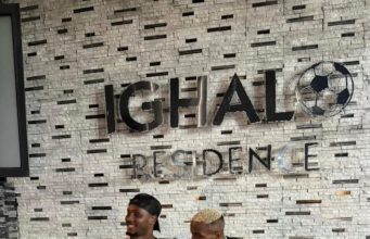 Osimhen Receives Blessings from Ighalo’s Mother During Lagos Visit