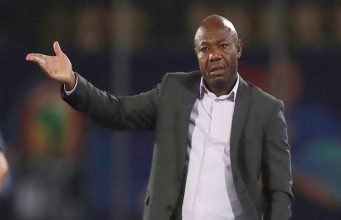 Enyimba Stadium Announcer Throws More Weight Behind Emmanuel Amuneke