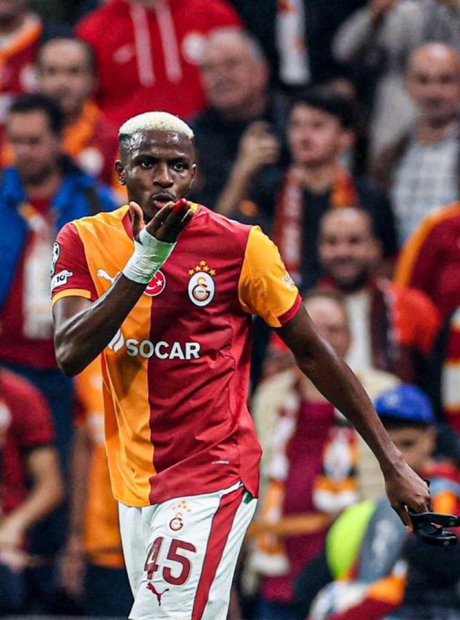 Osimhen Celebrates Title Victory, Declares “Istanbul Belongs to Us,” and Issues Warning for Next Season