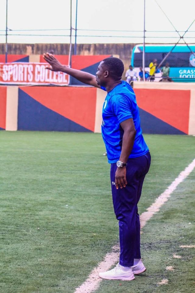 Coach Bolarinwa Idris Quits As Ekiti United Head Coach