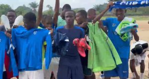 Paul Onuachu Donates More Than 50 Football Boots, Plus Various Kits To Young Stars FC Of Lagos