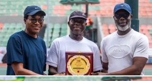 Nduka Odizor Honoured with Lifetime Achievement Award by Lagos Lawn Tennis Club